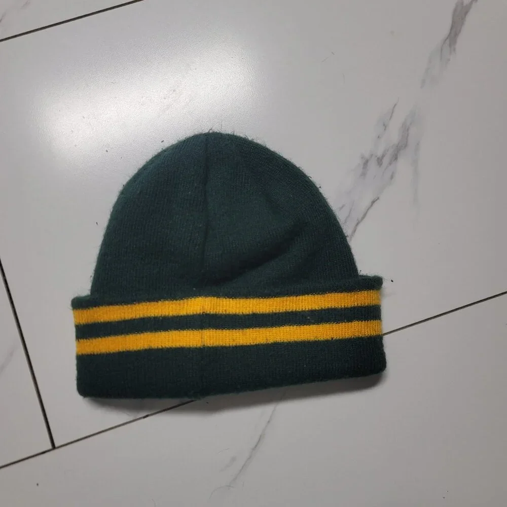 Kids Green Bay Packers beanie hat - no size tag